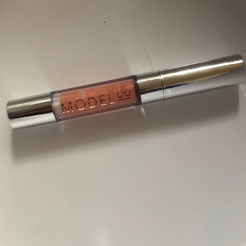 Model Co duo ended lip stick and lip gloss